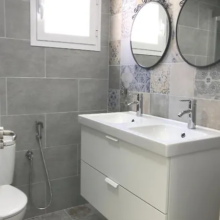 Apartment New 2br 100m-to-beach Free Parking